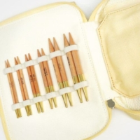 IMG_1432Beginner Set – Basix Beech Special Interchangeable Needles- 10cm-1